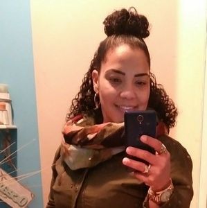 Meet your Posher, Lorraine